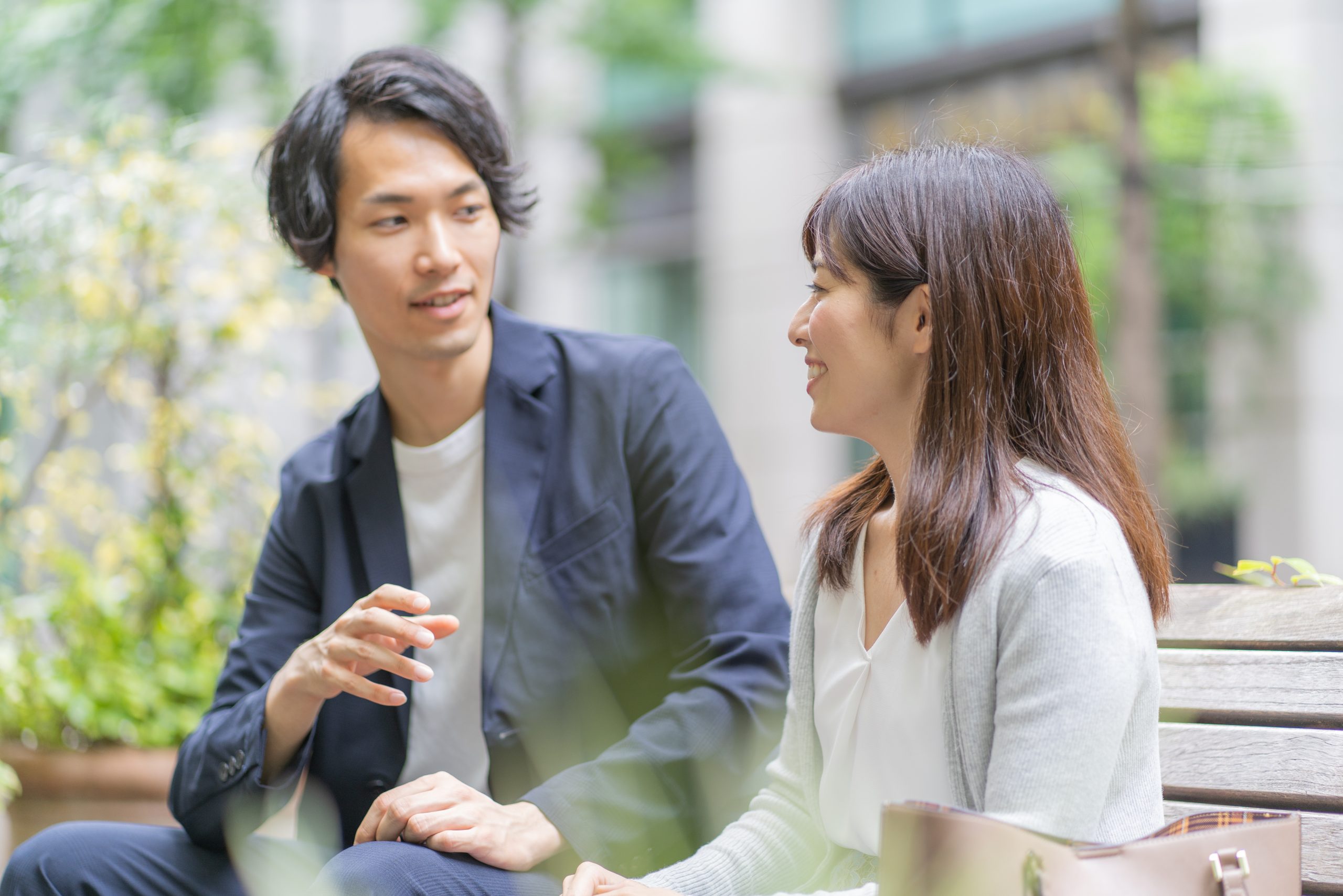 カップル 二人 アジア人 仲良し